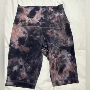 Lululemon 10” biker shorts, size 6, tie dye navy mauve & lavender